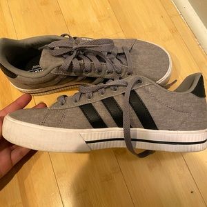 Good quality like brand new are really confortable they are also a size 7 in men